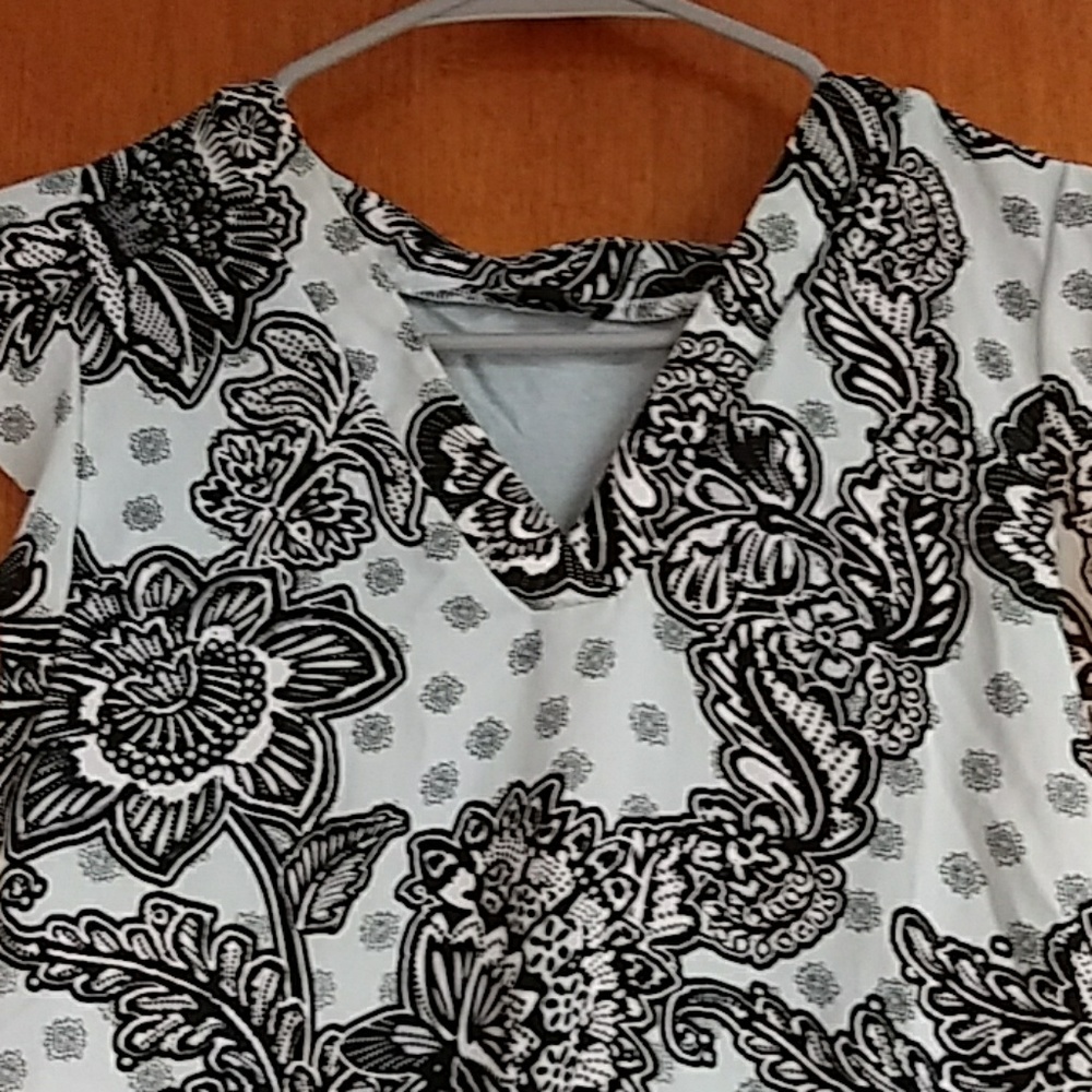 🍁Perfect Summer Tops - Picture 3 of 4